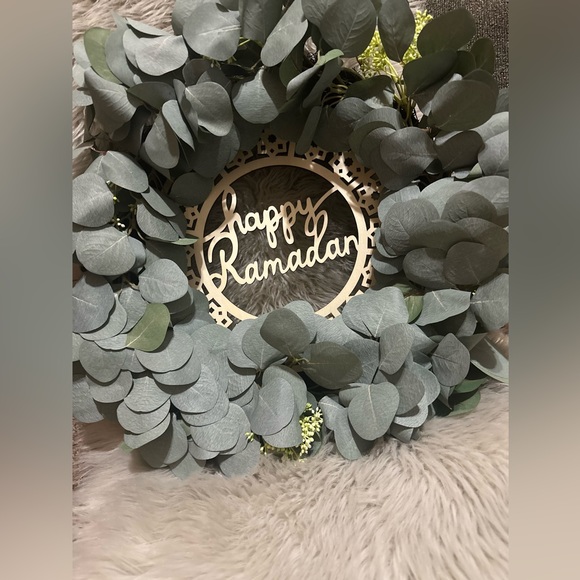 Large wreath - Picture 2 of 2